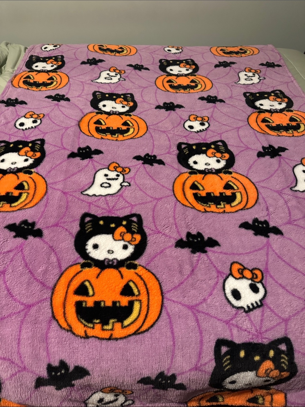 Miniso Hello Kitty Halloween Blanket